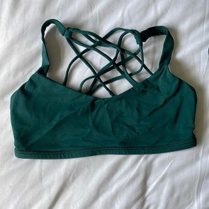 size 8 lululemon free to be sports bra